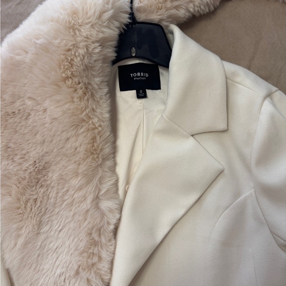 Torrid Cream with Faux Fur Removal Collar - Picture 4 of 8